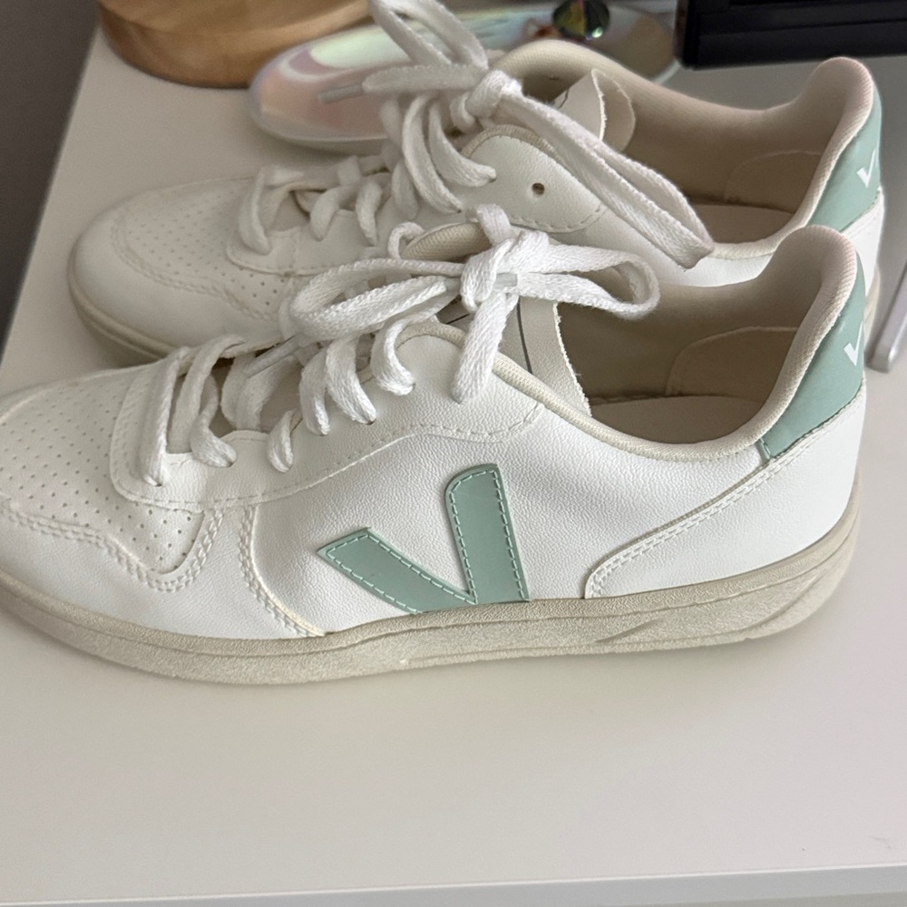 Veja Sneakers Green/White Size 37